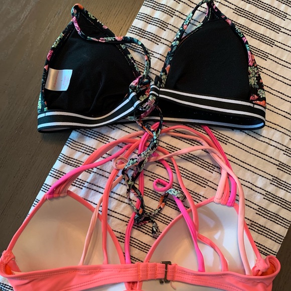 Swim suit tops size L and M - Picture 2 of 2